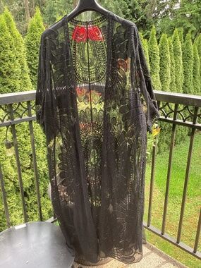 Cover up/kimono. Black lace. O/s.